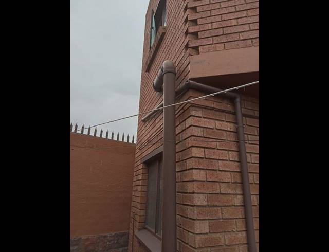 4 BEDROOM HOUSE FOR SALE IN HOSPITAL VIEW